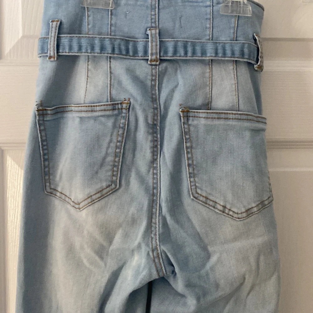 Hi rise belted light denim jeans - Picture 5 of 6